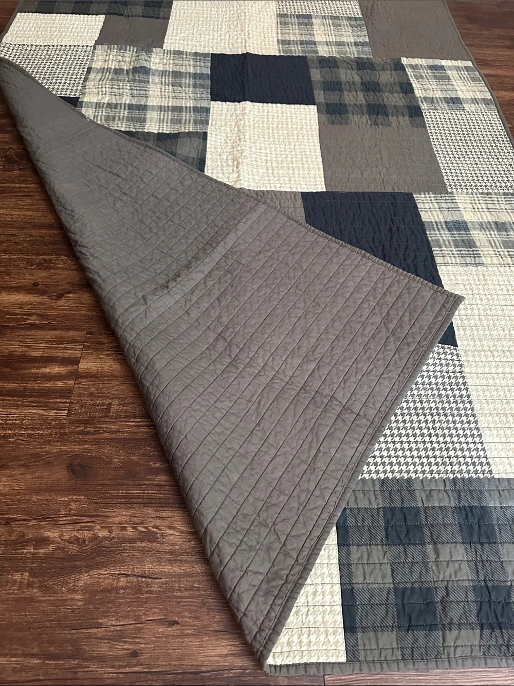 Woorich Quilted Throw 50x68 & 4 Standard Pillow Shams Bundle Winter Cottage